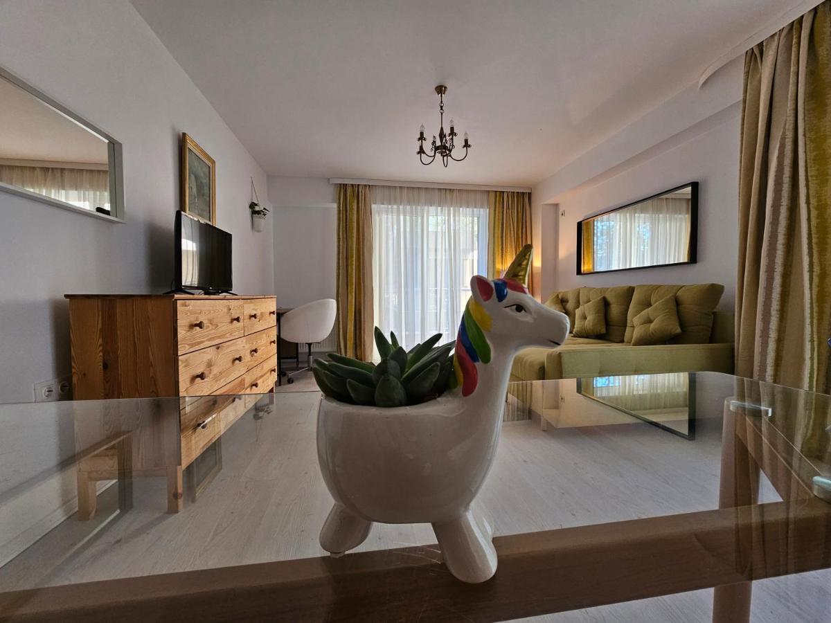 Manolaire Airport Residence オトペニ エクステリア 写真