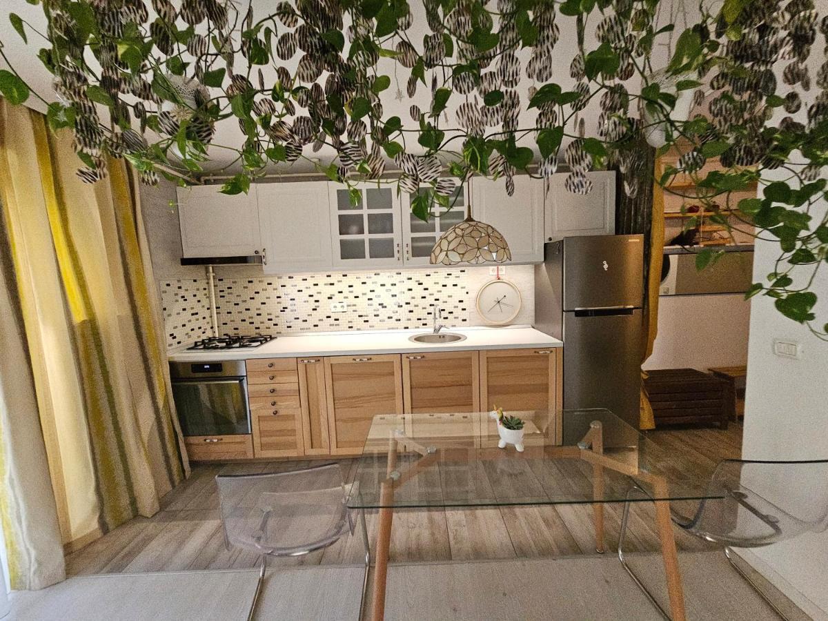 Manolaire Airport Residence オトペニ エクステリア 写真